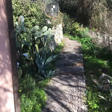 Apartamento Oasi Di Pace Con Parcheggio. Diano San Pietro